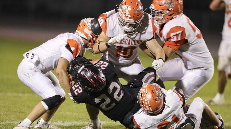 Atascadero businesses offer game-day discounts for Greyhound football fans
