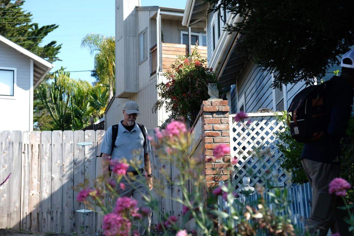The San Luis Obispo County Sheriff’s Office continued to serve a search warrant in the Kristin Smart case on Thursday, May 7, 2026, at the Arroyo Grande home of Susan Flores, the mother of convicted killer Paul Flores.
