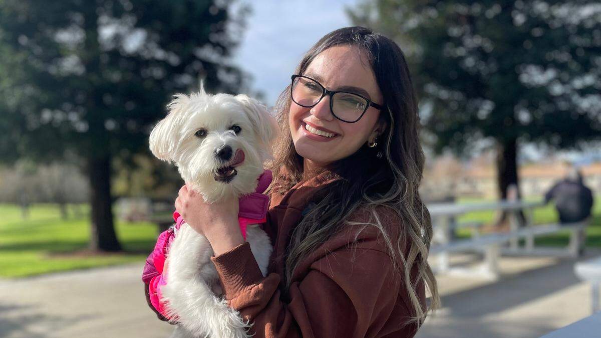 Nour Makhoul fled Syria with her family in April 2023, but was forced to leave her dog Tuti behind. Now the 20-year-old Cuesta College student, who relocated to San Luis Obispo after leaving her home country, has finally been reunited with her beloved companion.