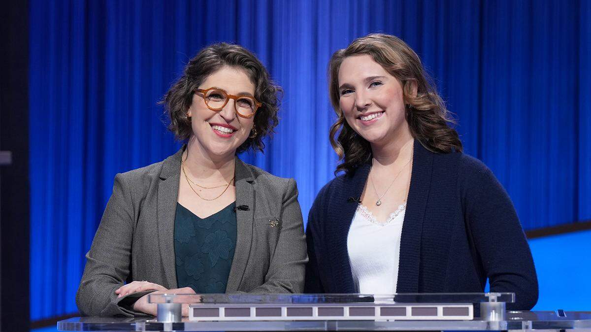 “Jeopardy!” host Mayim Bialik, left, poses for a picture with Cal Poly student Audrey Sarin. Sarin appears on a episode of “Jeopardy!” airing Monday, Feb. 20, 2023.