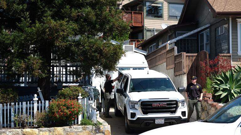 Live Updates: Kristin Smart investigators unload shovels at Susan Flores’ home