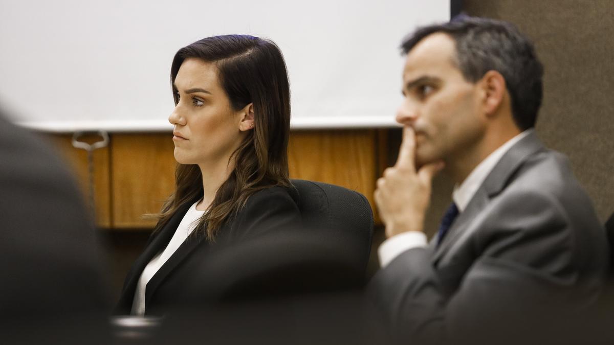 Jessica Lea Allred and her attorney, Patrick Fisher, listen to witness testimony during Allred’s July 2018 trial on felony charges of gross vehicular manslaughter and driving under the influence in an April 2016 crash that killed 56-year-old Santa Margarita resident Denise Fox.