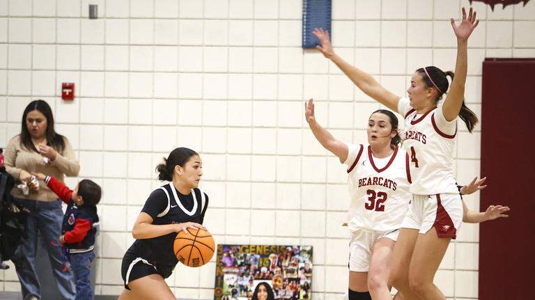 Paso Robles beats Nipomo 57-36. See the photos