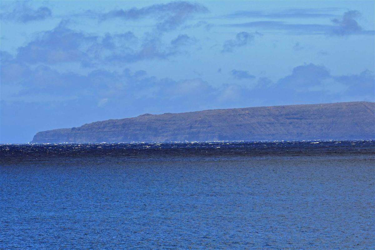 PG&E meteorologist John Lindsey took these photos of the seas generated by the trade winds off the coast of Maui, Hawaii.