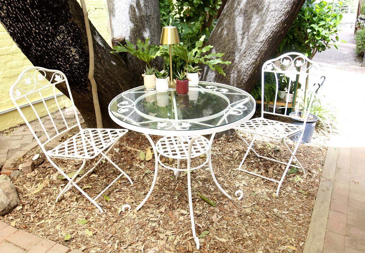 The Understory Plant Shop opened in downtown San Luis Obispo, California as part of owner Samantha Huntley’s interior plant design business Happy Plant Company.