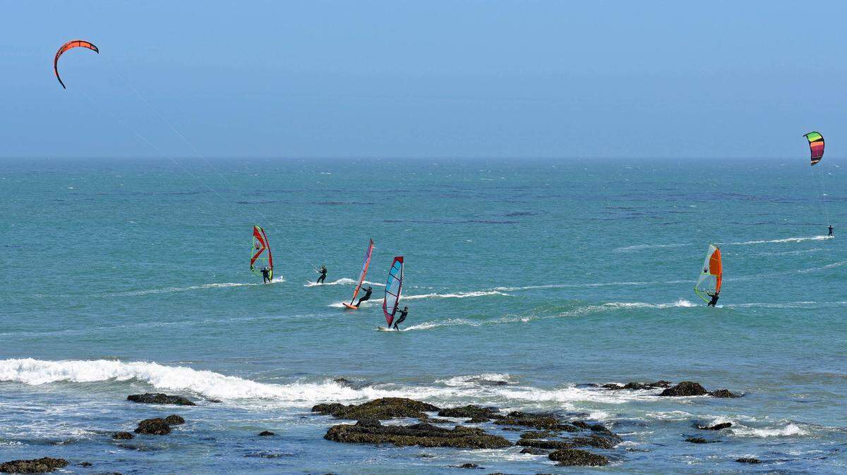 PG&E Meteorologist John Lindsey photographed windsurfers near San Simeon.