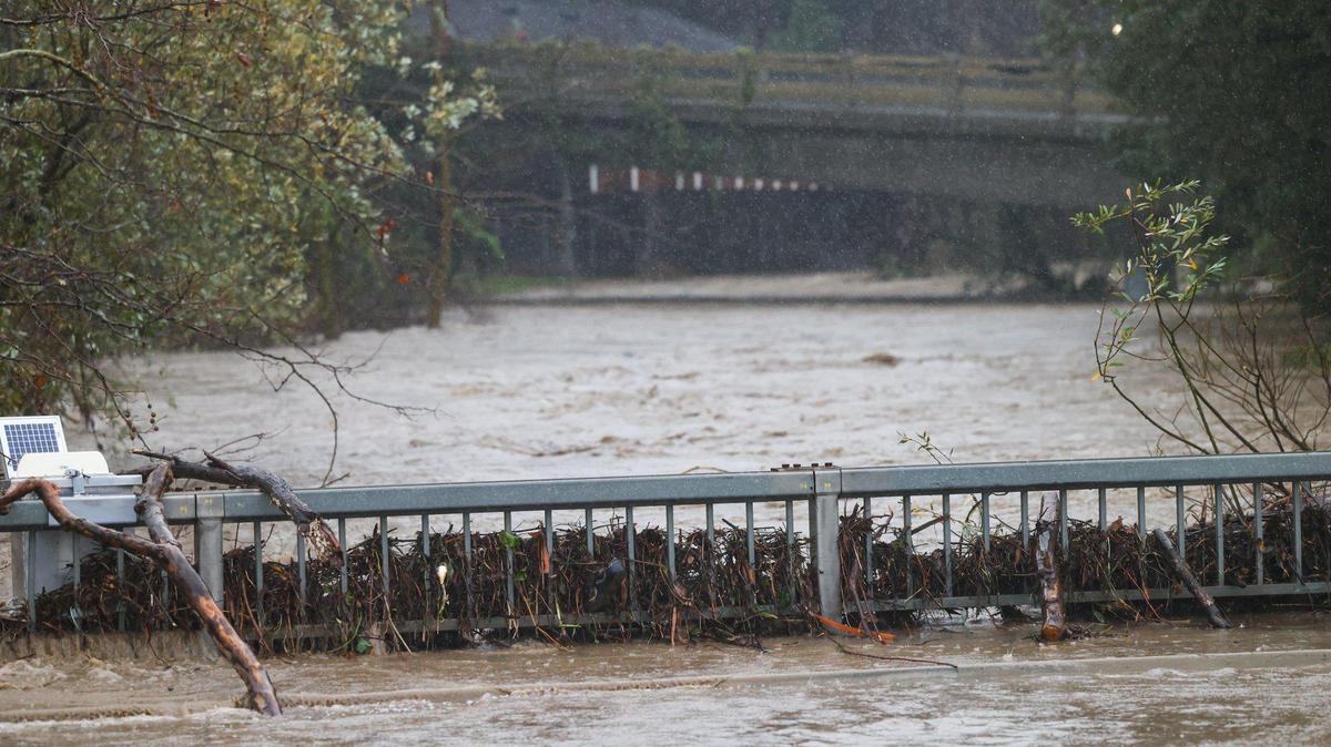 Storm Updates: Hwy. 101 closed in both directions in Paso Robles; thousands remain without power