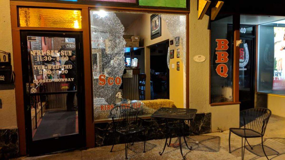 Scotty’s BBQ in Atascadero was vandalized early Thursday morning.