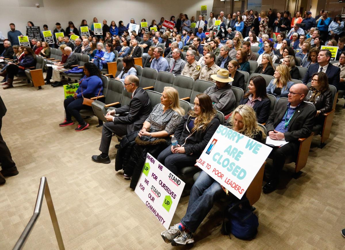 Members of the largest union of county workers (San Luis Obispo County Employees’ Association) picket at the County Board of Supervisors meeting. David Middlecamp 12-11-2018