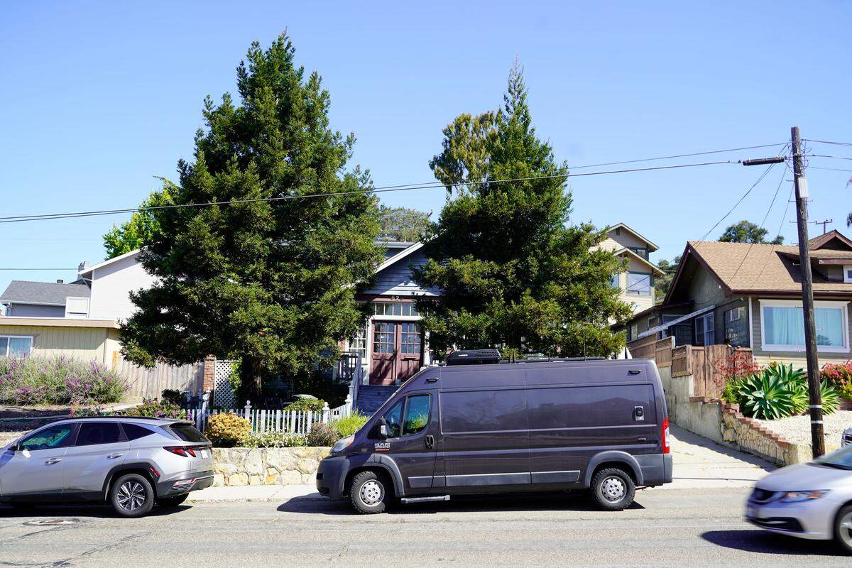 The San Luis Obispo County Sheriff’s Office served a search warrant in the Kristin Smart case on Wednesday, May 6, 2026, at the Arroyo Grande home of Susan Flores, the mother of convicted killer Paul Flores.