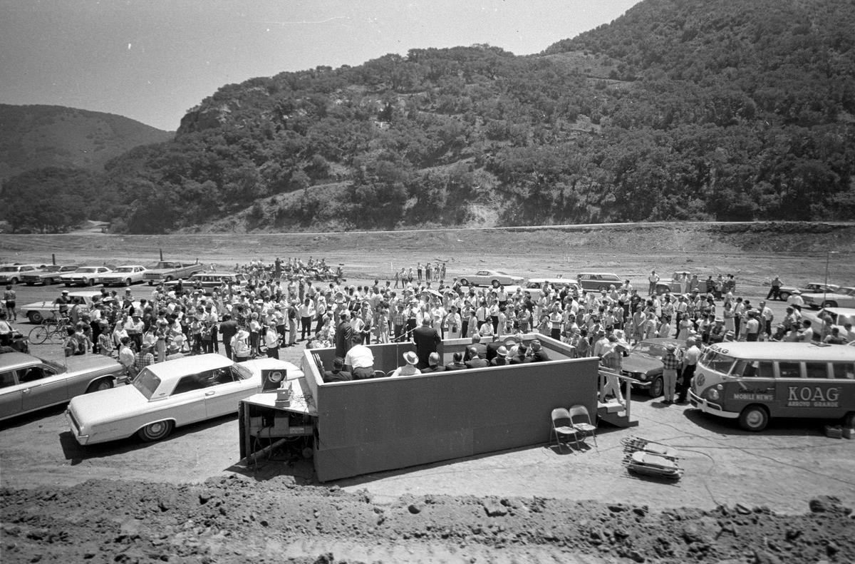 A crowd gathered to witness Lopez Dam groundbreaking ceremony with blasting Sunday May 21, 1967. 5-21-1967 ©The Tribune