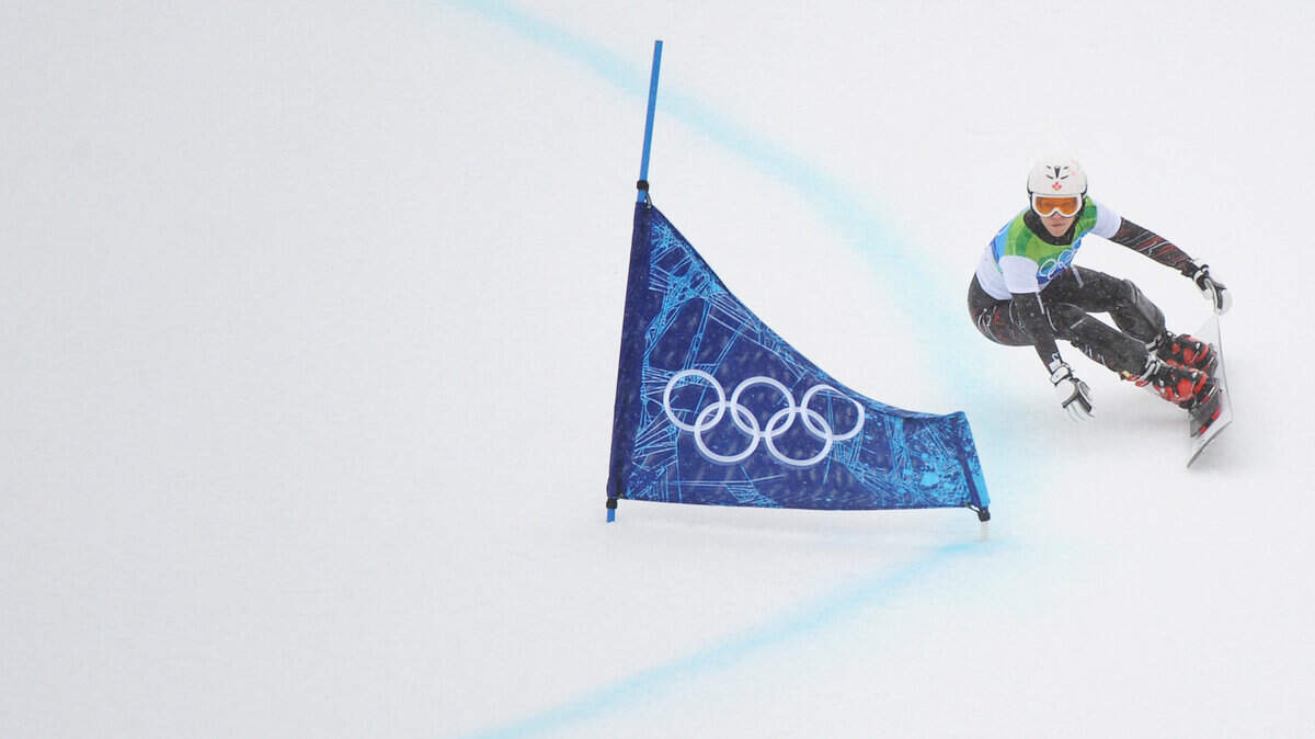 Canada's Alexa Loo competes in the ladies' parallel giant slalom snowboard event. (Jason Payne/Canwest News Service/MCT)