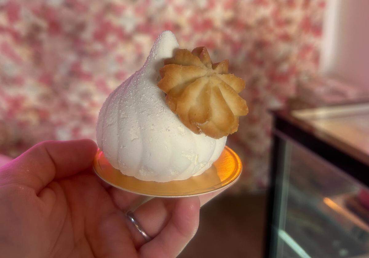 As part of The Ultimate Baking Championship, Florencia Breda made a ricotta and pear mousse for one of the episodes to showcase her skills.