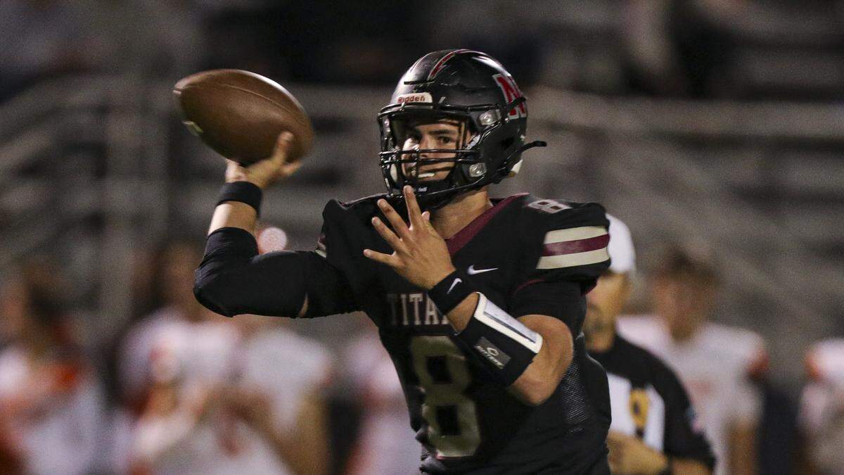 Griffin Groshart throws. Nipomo beat Atascadero 35-34 in a double-overtime playoff football game on Nov. 7, 2025.