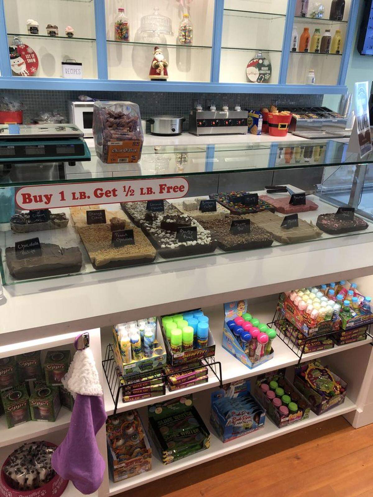 Hubbalicious Sweet Shoppe is a new sweet treat shop in Arroyo Grande. Owner Kristin Hubbell makes all of the fudge in-house.