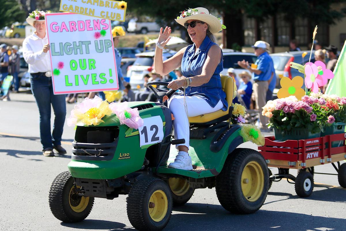 Cambria’s Pinedorado Parade happened on Saturday, August 31, 2019. The Garden Club had a colorful participation in the parade.
