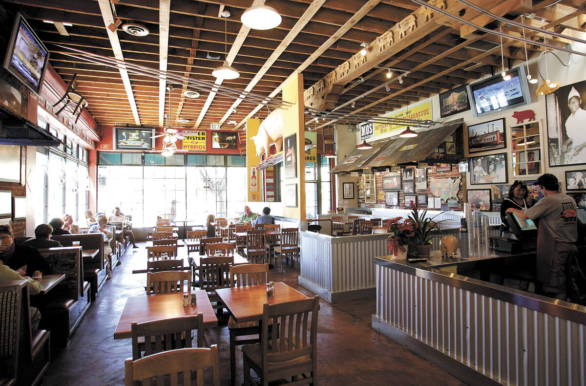 Owner Larry Kowalski reopened Mo’s Smokehouse BBQ at 1005 Monterey St. in San Luis Obispo in 2007, in the site of the former Hudson’s Grill.