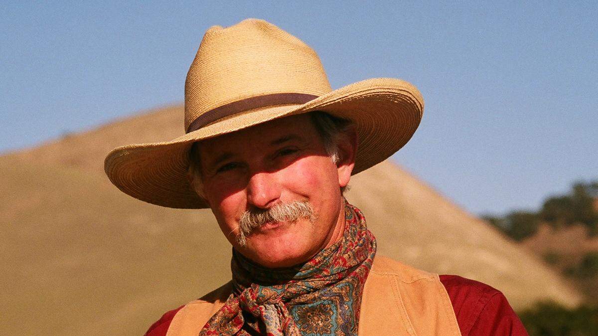 Cowboy entertainer Dave Stamey performs at a July 31 fundraiser concert at the Dana Adobe in Nipomo.