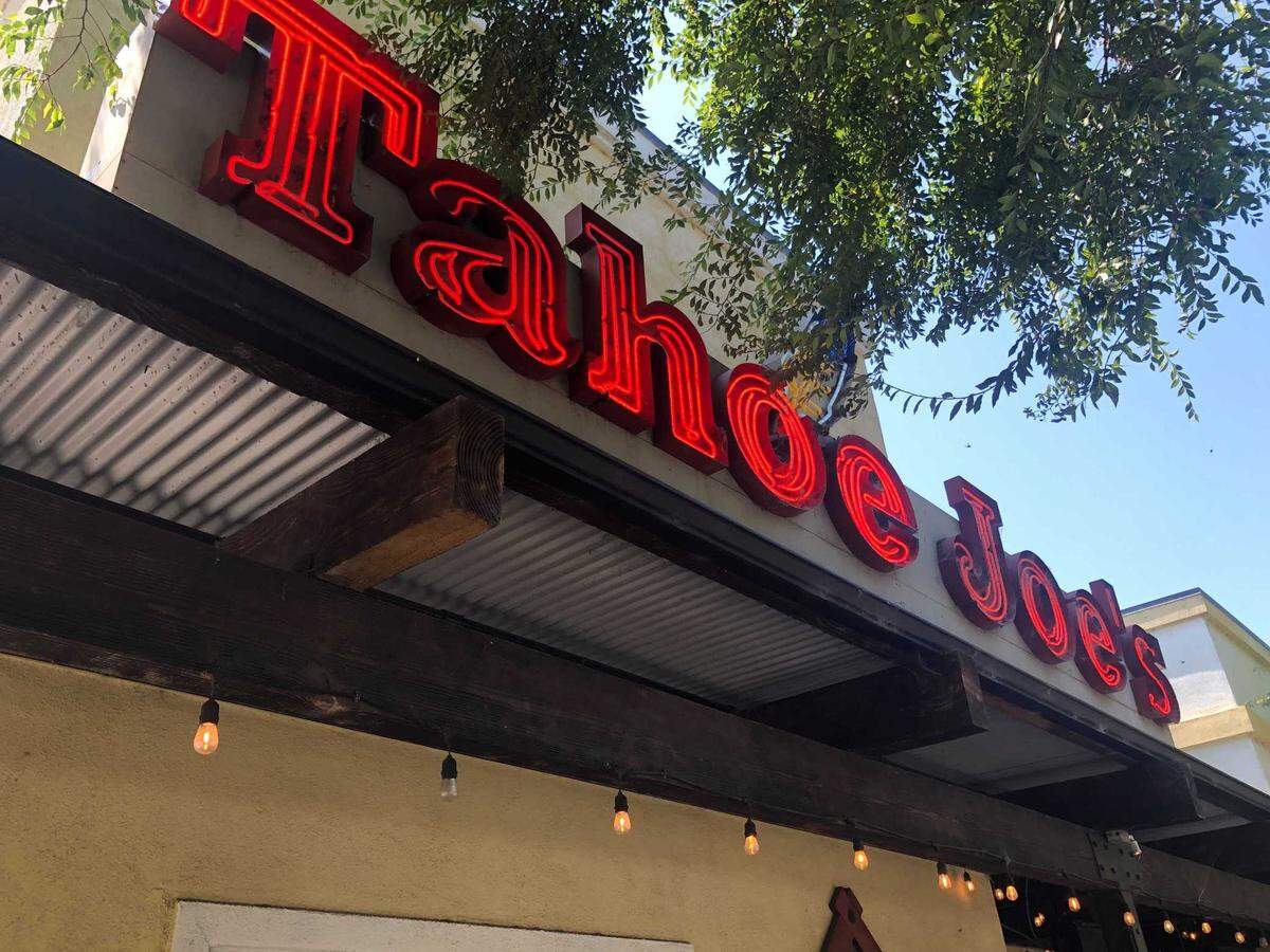 Tahoe Joe’s closed its location at the Promenade Shopping Center in San Luis Obispo on Aug. 26. A sign on the door notifies customers.