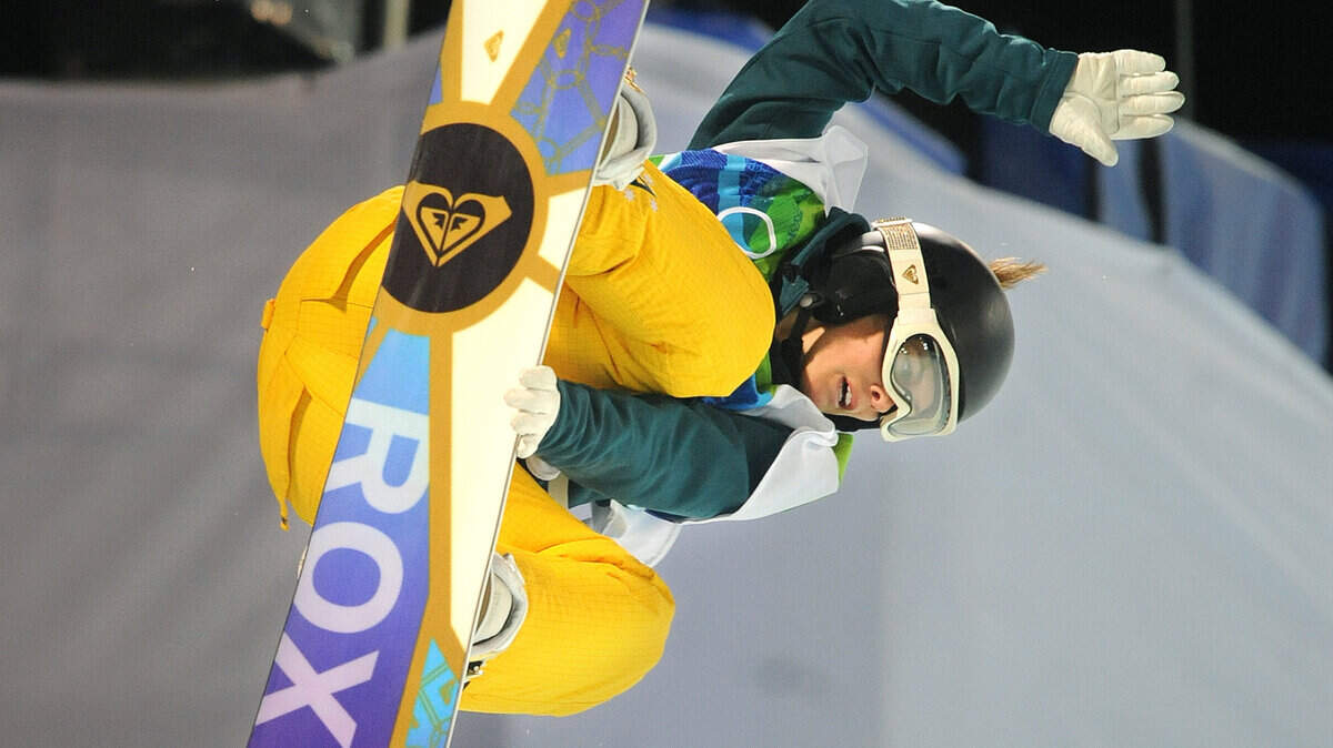 Australia's Torah Bright soars to a gold medal in the women's halfpipe. (Wally Skalij / Los Angeles Times / MCT)
