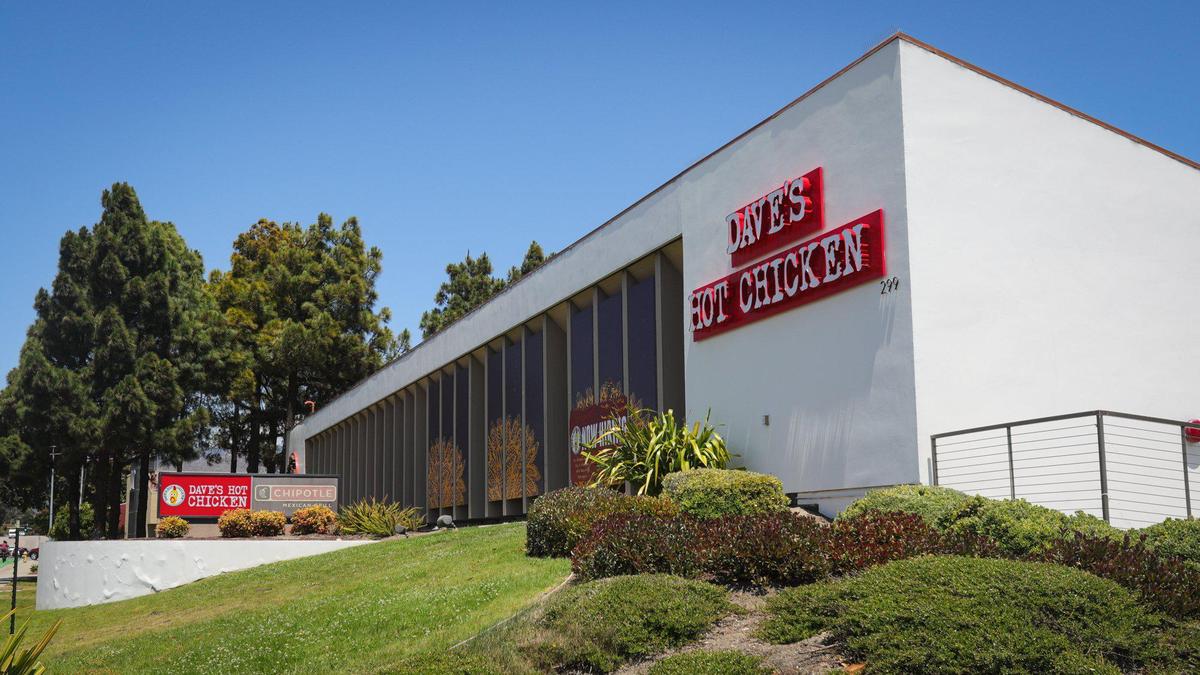 Dave’s Hot Chicken is open in the former Panera location on Madonna Road in San Luis Obispo.