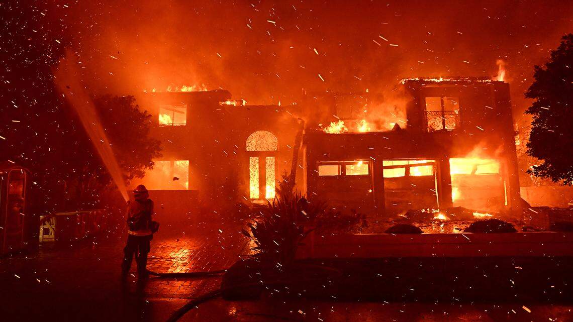 California senator wants FEMA to pick up more of the tab to fight and recover from wildfires