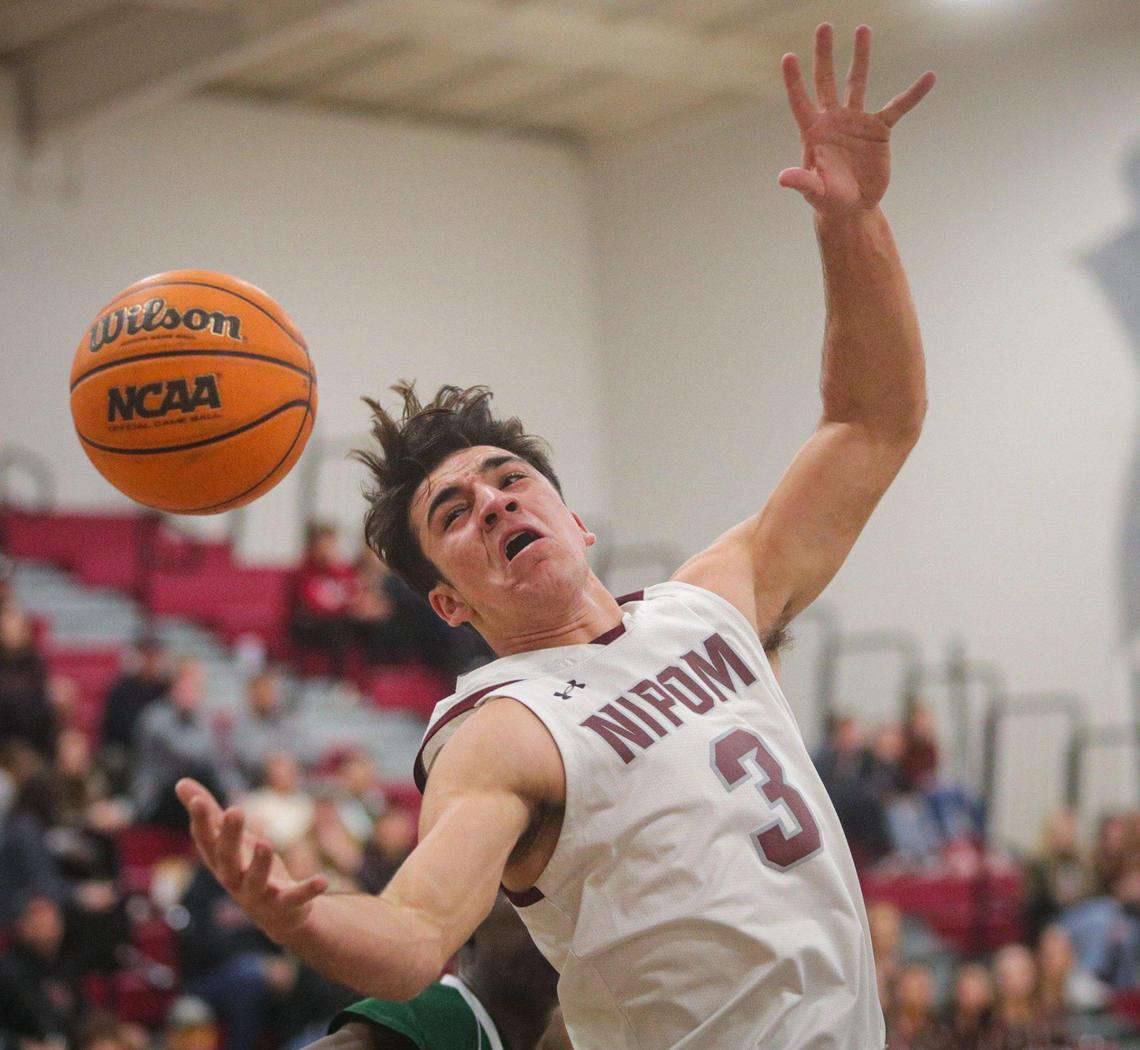 Karl Di Modica rebounds in Nipomo’s 65-56 win over Templeton in a boys playoff basketball game on Feb. 17, 2023.