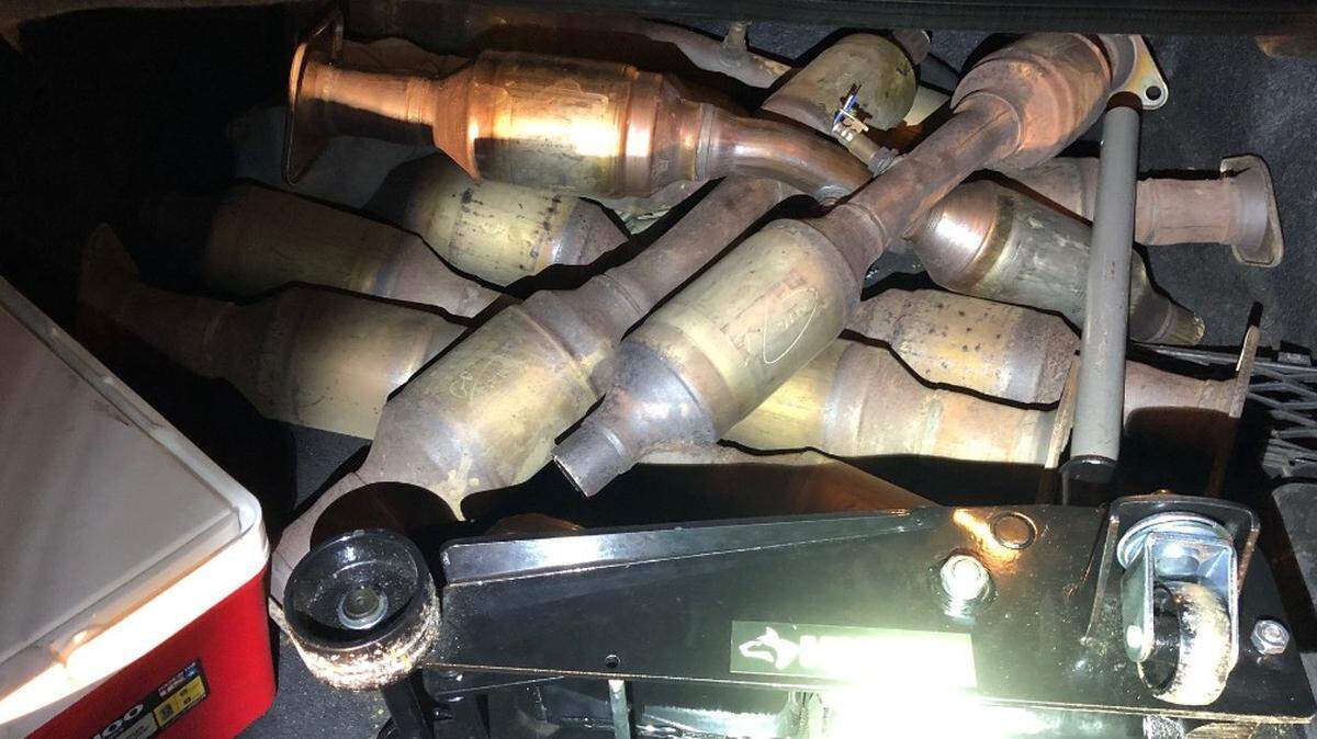 Morro Bay police arrested one suspect and are looking for two others after a catalytic converter theft was interrupted early Monday morning, Dec. 20, 2021, in Los Osos.