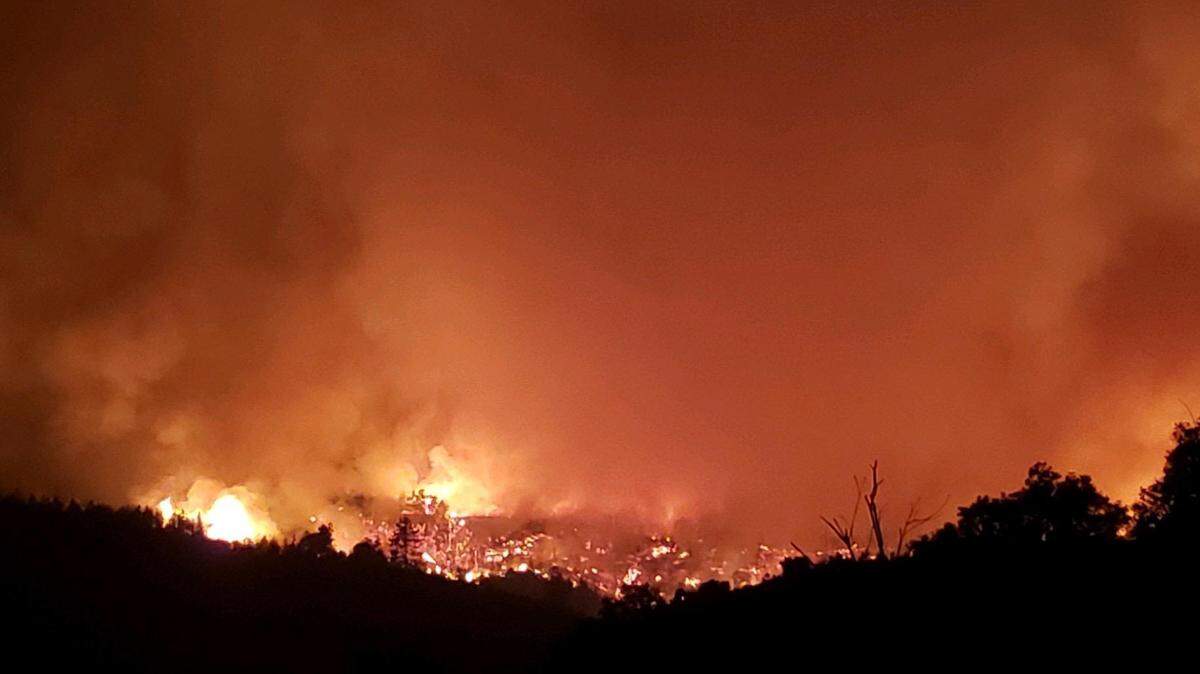 The Dolan Fire spread to around 36,000 acres overnight from Monday, Sept. 7, 2020, to Tuesday, Sept. 8, burning near Nacimiento-Fergusson Road and the Nacimiento Fire Station. On that Tuesday, the fire overran a crew of firefighters, injuring 14, including Capt. Casey Allen.