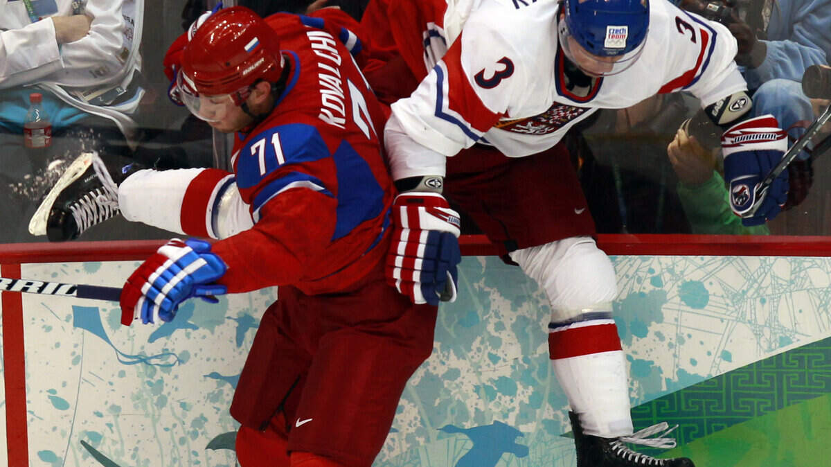 Russia's Ilya Kovalchuk (71) checks the Czech Republic's Marek Zidlicky during the third period. (Nuccio DiNuzzo / Chicago Tribune / MCT)