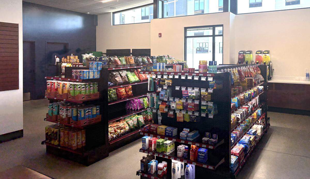 The Coastal Pit Stop gas station opened at 1860 El Camino Real in Atascadero. The station offers 76-brand gasoline at 12 pumps, a car wash and an indoor mini-mart.