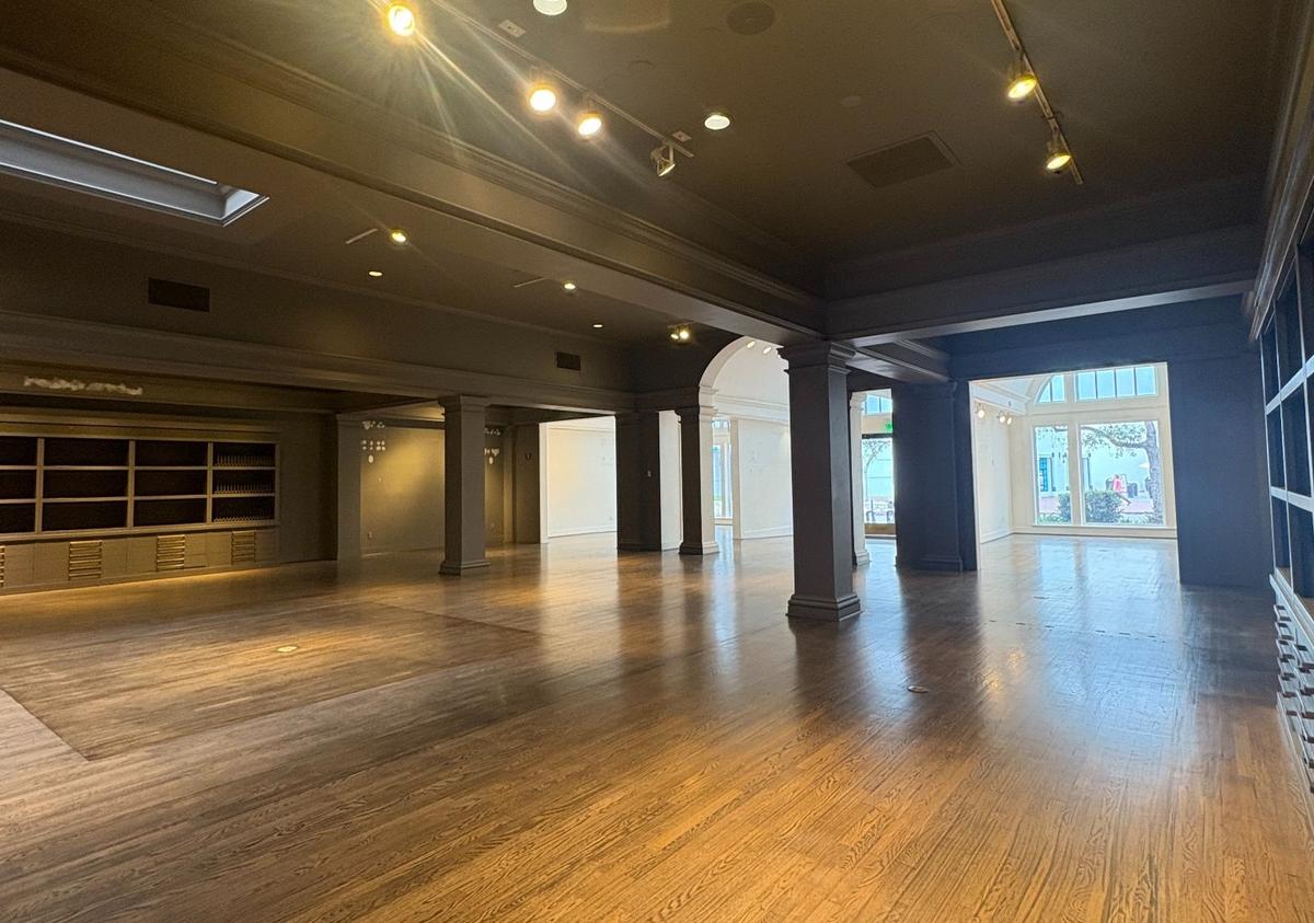 Thrifty Beaches is opening its first new store outside of San Luis Obispo. The new location is in downtown Santa Barbara in a former Restoration Hardware.
