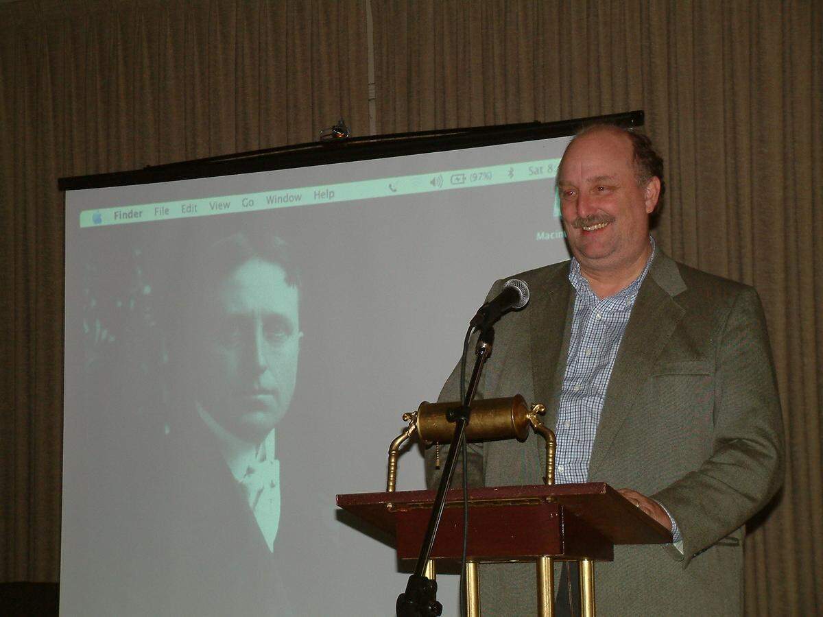 William Randolph “Will” Hearst III speaks at a 2005 symposium he sponsored about his famous grandfather, media magnate William Randolph Hearst.