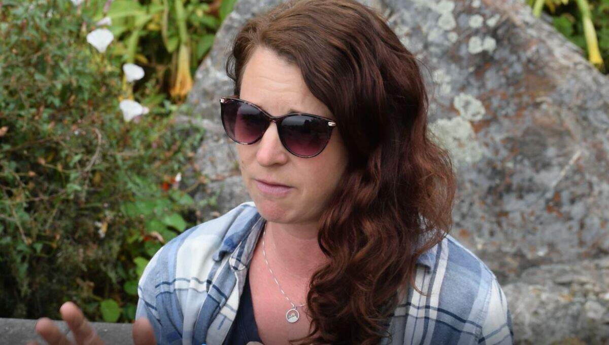 Rhea Withrow recounts how firefighters protected her Highway 1 home from the Dolan Fire.
