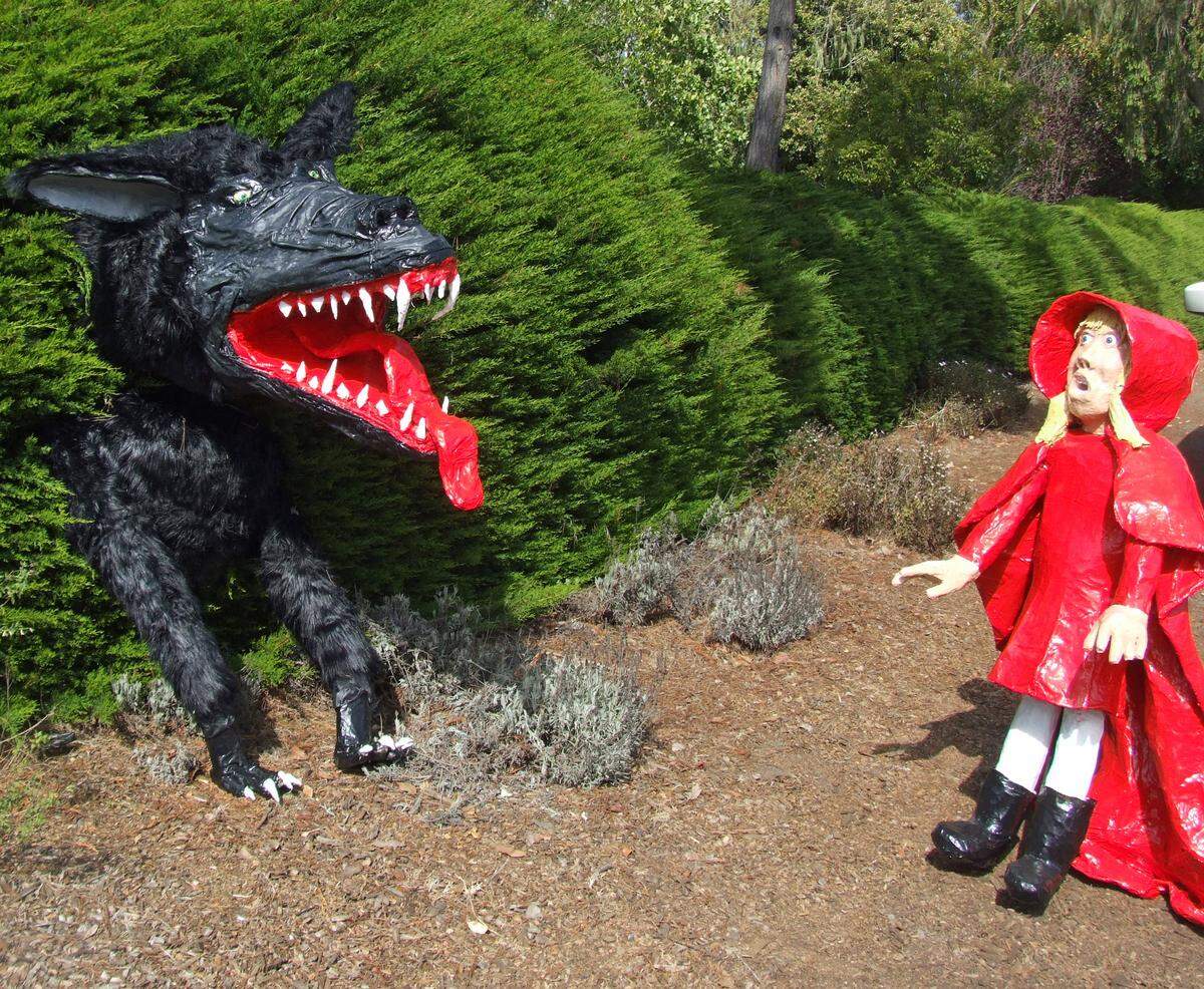 The “Oh, what big teeth you’ve got!” exclamation is sure to come to mind when scarecrow-viewing passersby see this Wolf and Red Riding Hood entry in the 10th Scarecrow Festival in Cambria and San Simeon. The sculptural duo is installed between the Cambria Pines Lodge hedge and Burton Drive.