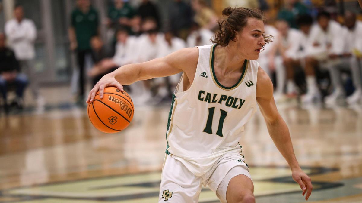 Owen Koonce looks for an opening to the basket. Cal Poly lost to UCSD 81-67 in a basketball game on Feb. 20, 2025.