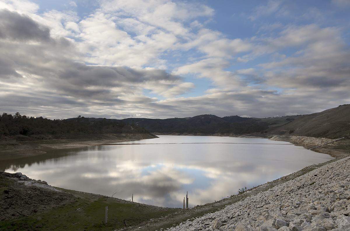 The Lake Nacimiento dam area as seen from Lake Nacimiento Drive, Dec. 30, 2021. Reservoirs in San Luis Obispo County typically rise significantly only after the rainy season’s first few rains have saturated the soils.