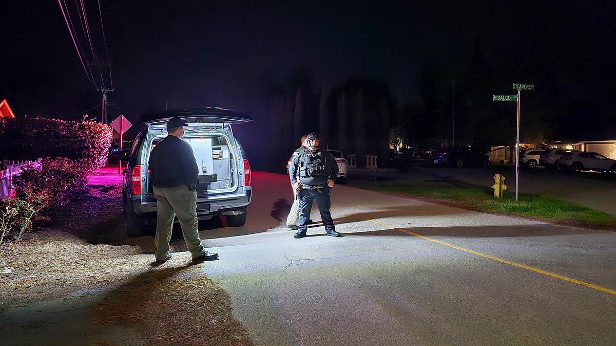 Police in Atascadero, California, responded to a report of a domestic dispute that resulted in a subject barricading himself in a house in the neighborhood of Hidalgo and Buena avenues. Police cordoned off the intersection of Hidalgo and Sycamore streets.