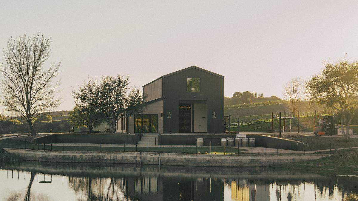 Truss Wines in Paso Robles’ Willow Creek District Estate offers vineyard and pond views from its tasting room.