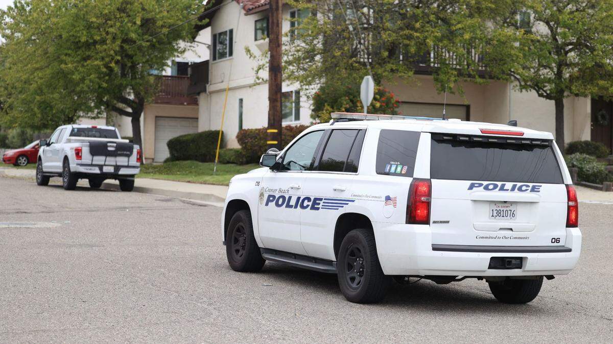 Grover Beach police patrol looking for pursuit suspect at corner of Ramona Avenue and North 4th Street on April 18, 2024.