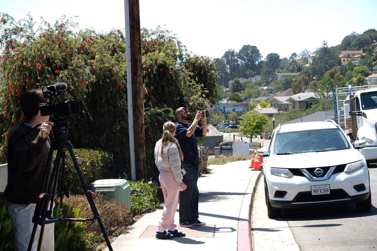 The search of the Arroyo Grande home of Susan Flores continued for a third day Friday, May 8, 2026, as the San Luis Obispo County Sheriff’s Office served a search warrant related to the Kristin Smart investigation. Throughout the day, people stopped to watch and take photos of the house.