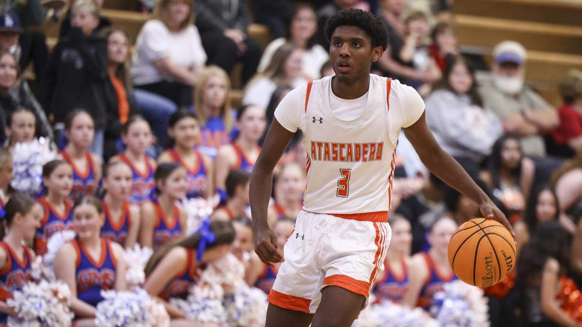 Shea Buckley, seen here in a game against Templeton High School on Jan. 20, 2026, has set the all-time scoring mark for the Greyhounds.
