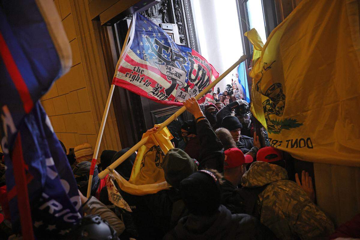 Protesters supporting U.S. President Donald Trump break into the U.S. Capitol on Wednesday, Jan. 6, 2021 in Washington, D.C. Congress held a joint session today to ratify President-elect Joe Biden’s 306-232 Electoral College win over President Donald Trump. A group of Republican senators said they would reject the Electoral College votes of several states unless Congress appointed a commission to audit the election results.