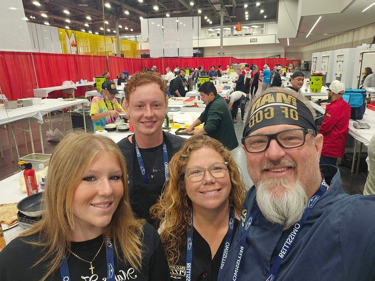 A selfie of the Stevens family at the International Pizza Expo in Las Vegas, NV.