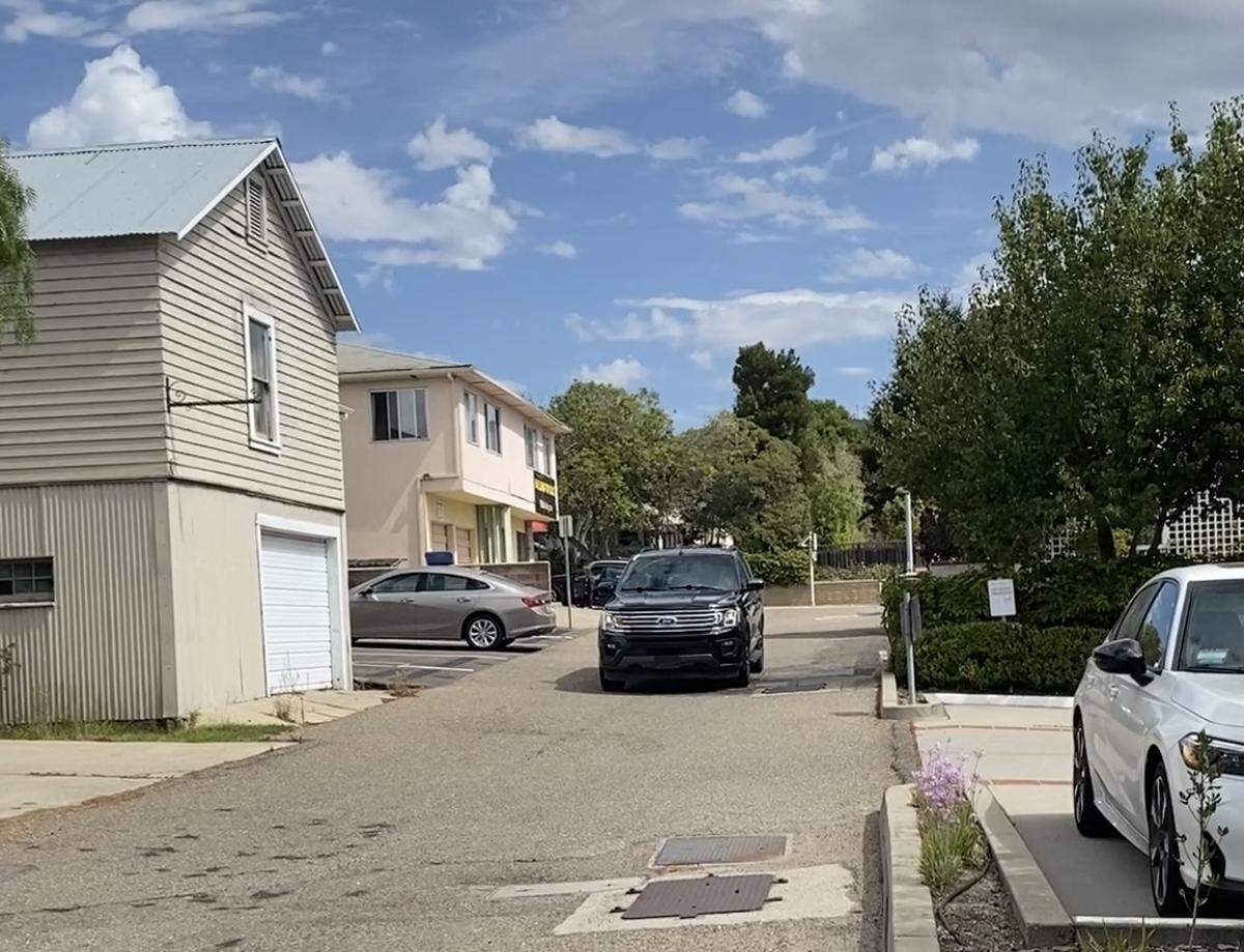 A suspected ICE vehicle circled the San Luis Obispo Courthouse for more than two hours on Sept. 17, 2025. The vehicle drove into the alleyway between Palm and Mill streets multiple times.