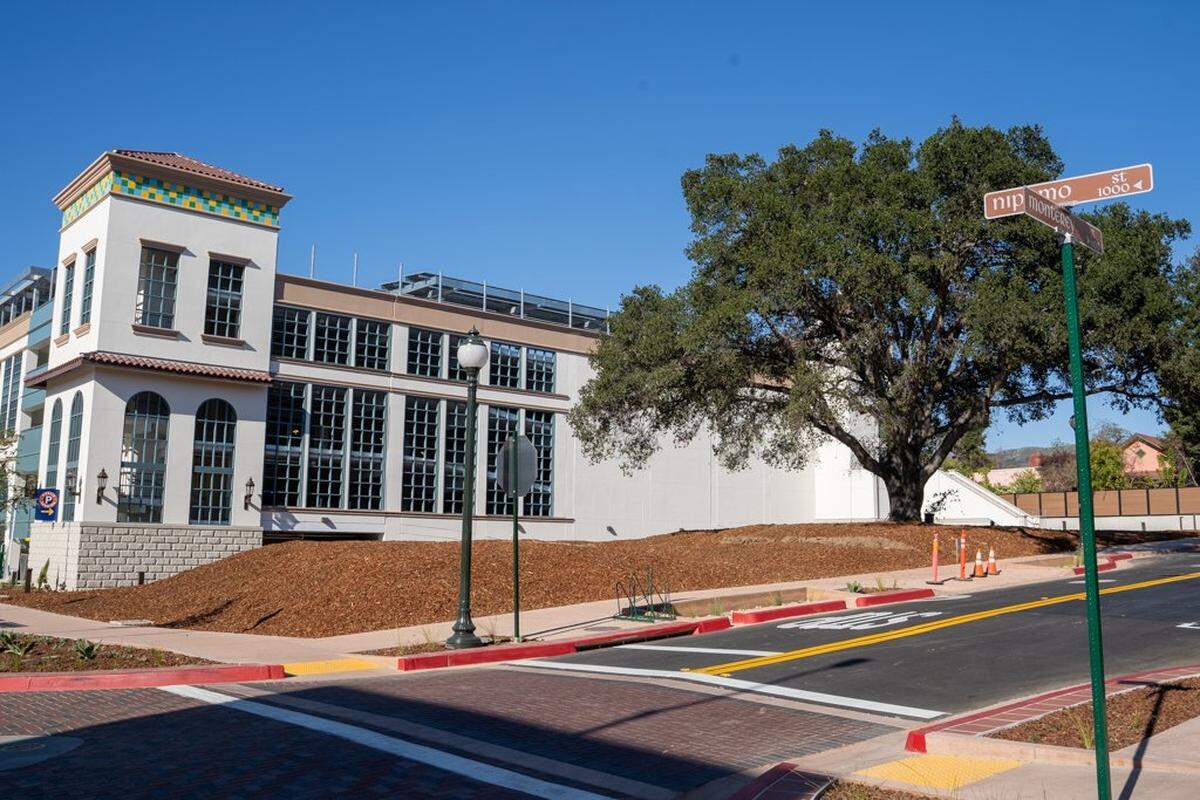 The San Luis Obispo City Council voted to remove a 45-foot oak tree at the home of the future SLO Rep theater after an arborist found the tree would not be able to continue with current design plans.