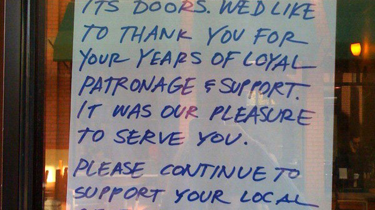 The hand-written sign posted on Mondeos' door.