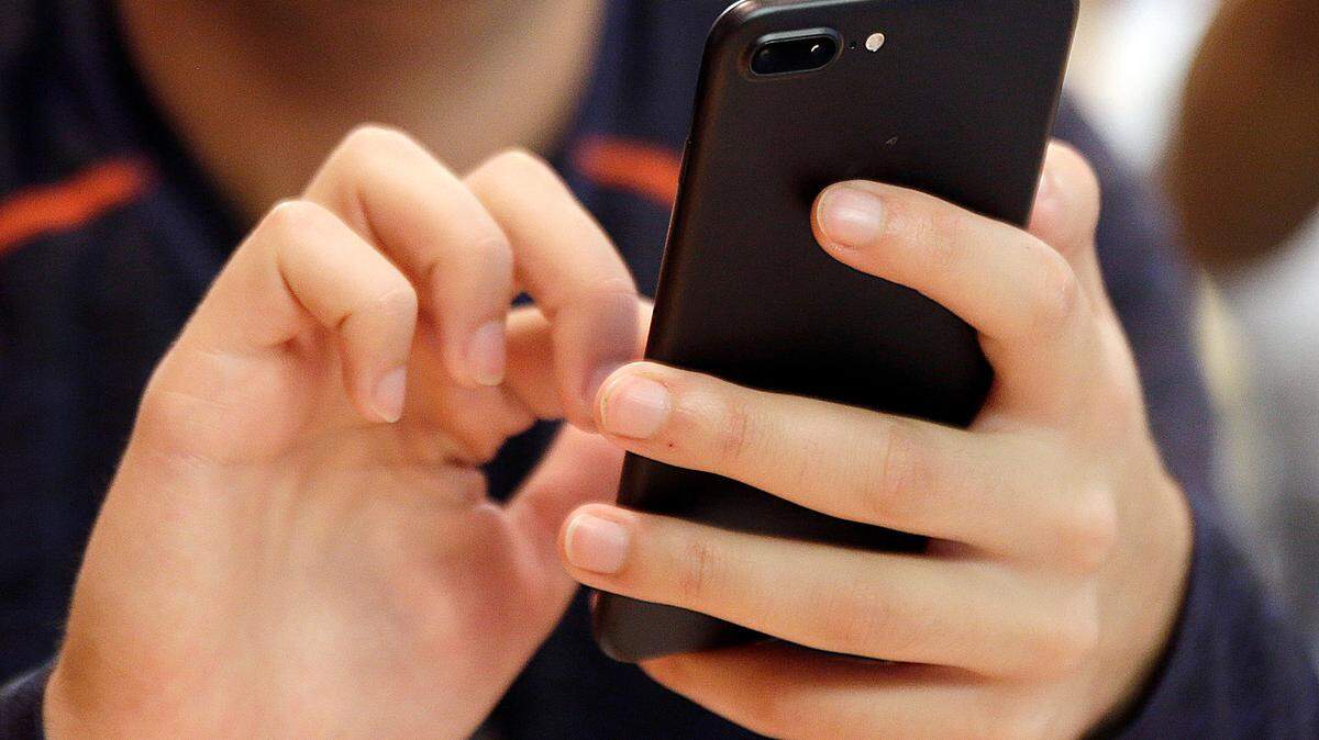 There have been reports of residents being contacted by someone claiming to be a Sergeant with the San Luis Obispo County Sheriff’s Office. The caller indicates the resident can clear their case by purchasing gift cards and providing the gift card numbers to the caller.