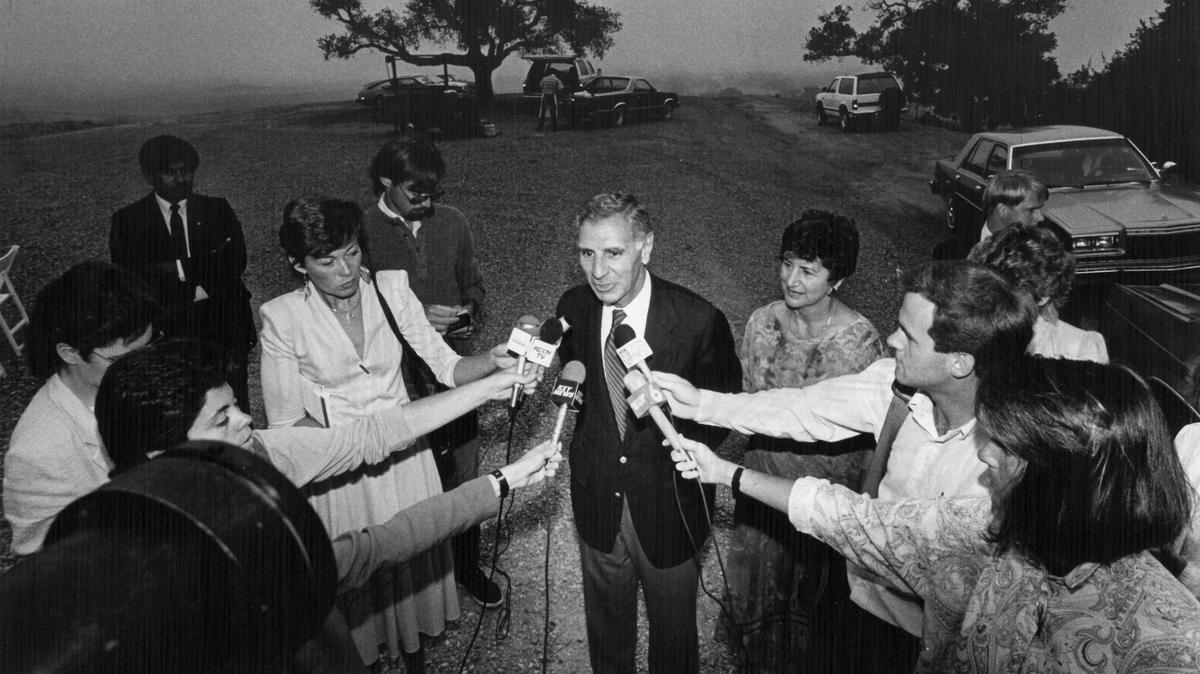 Gov. George Deukmejian and his wife Gloria, at left, met with area media representatives at a $500-a-plate fundraiser in Nipomo on July 31, 1986.