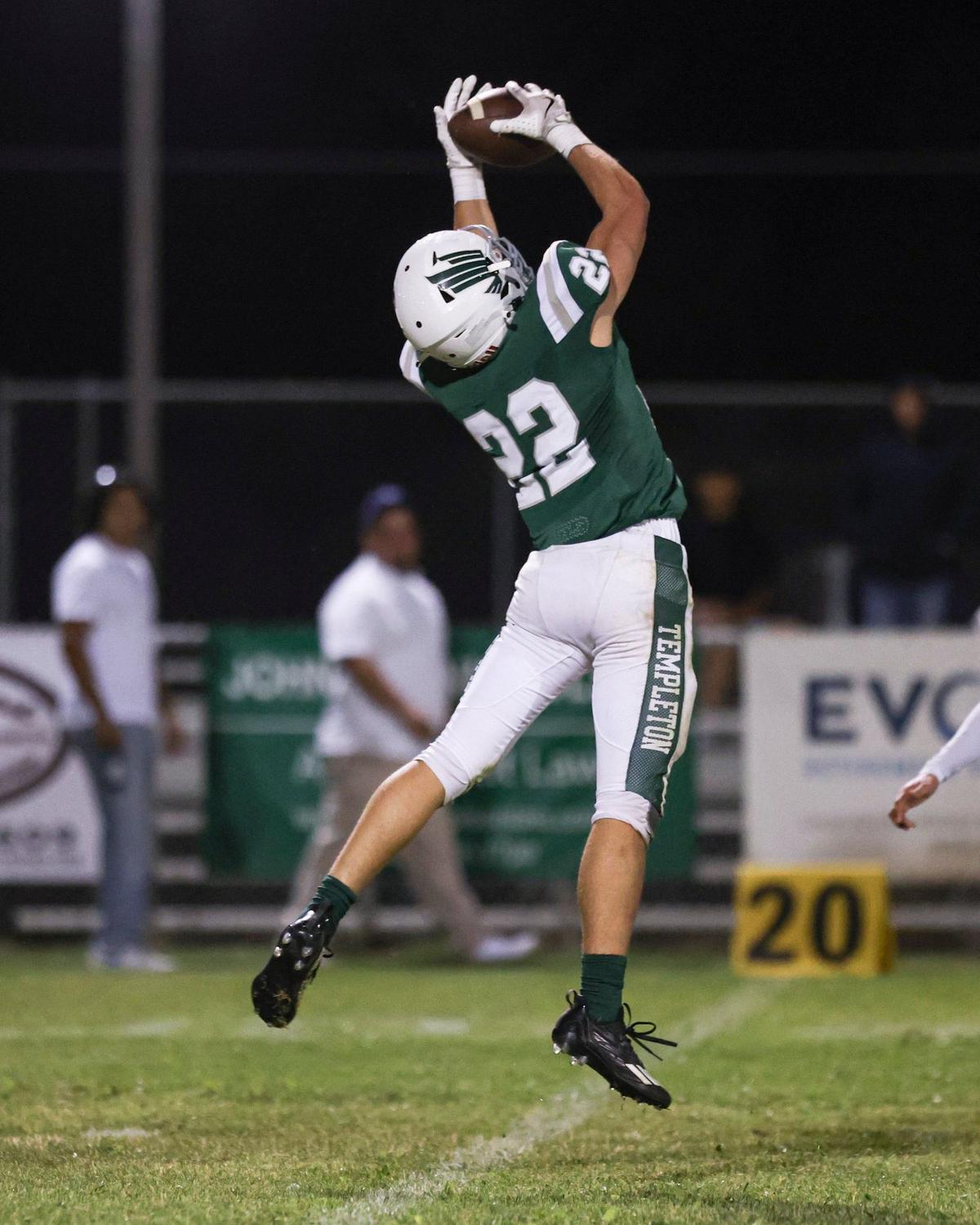 Jaron Sampson took this catch to the end zone for a touchdown. Monache beat Templeton 20-17 on Aug. 30, 2024.